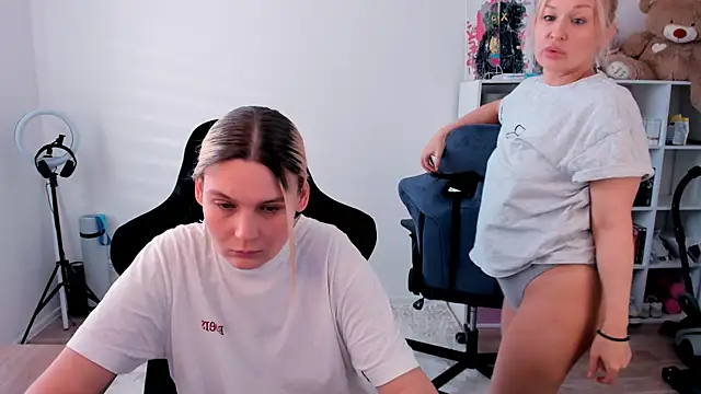 hotblonds online show from 02/07/26, 11:25