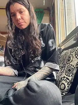 Snapshot of Lilmarieee chatting on 02/26/25, 02:04 Lilmarieee online show from 02/26/25, 02:04