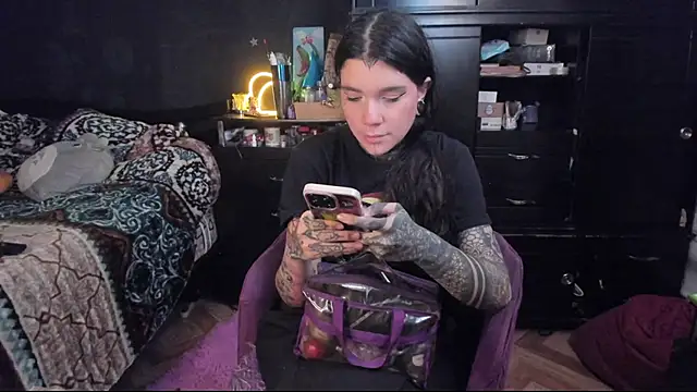 Snapshot of Lilmarieee chatting on 03/06/25, 10:04 Lilmarieee online show from 03/06/25, 10:04