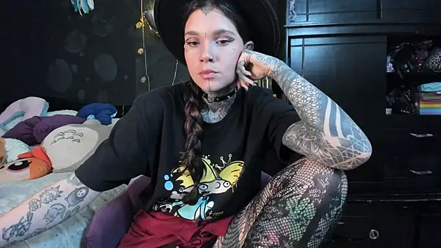 Snapshot of Lilmarieee chatting on 11/19/25, 09:37 Lilmarieee online show from 11/19/25, 09:37
