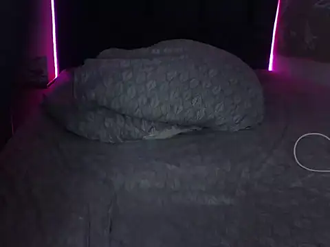 Snapshot of danypalmer chatting on 03/11/25, 06:53 danypalmer online show from 03/11/25, 06:53