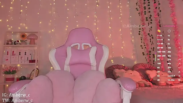 Snapshot of Ambeerouse chatting on 10/06/25, 01:14 Ambeerouse online show from 10/06/25, 01:14