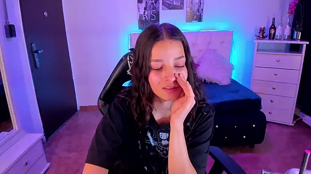 Amaia Daniells online show from 12/28/24, 04:41