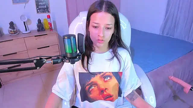 Amaia Daniells online show from 02/05/25, 03:45