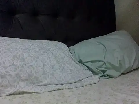 cute-marianna online show from 09/12/25, 03:56