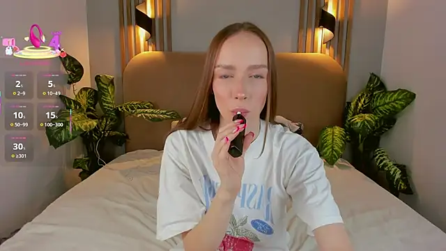 Kira Quinn online show from 11/07/25, 07:08