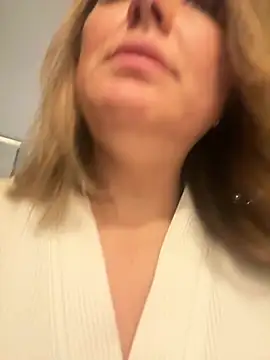 Emma roqueen online show from 03/18/26, 10:35