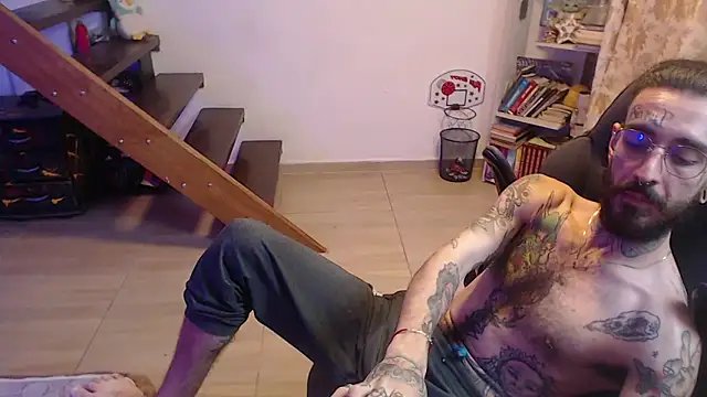 Snapshot of harry_reems1 chatting on 01/15/25, 06:43 harry reems1 online show from 01/15/25, 06:43