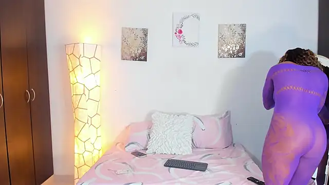 SarahCinnamon- online show from 02/10/26, 07:07