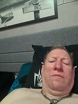 tomtom111111 online show from 10/10/25, 01:54