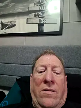 tomtom111111 online show from 10/15/25, 01:22