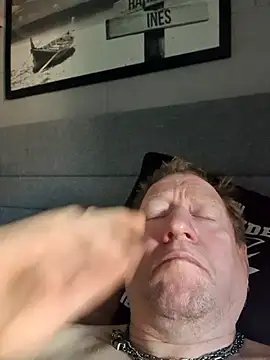 tomtom111111 online show from 03/29/26, 12:49