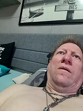 tomtom111111 online show from 04/23/26, 02:52