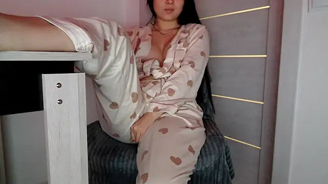 Snapshot of Lili_asian chatting on 12/07/24, 11:01 Lili asian online show from 12/07/24, 11:01