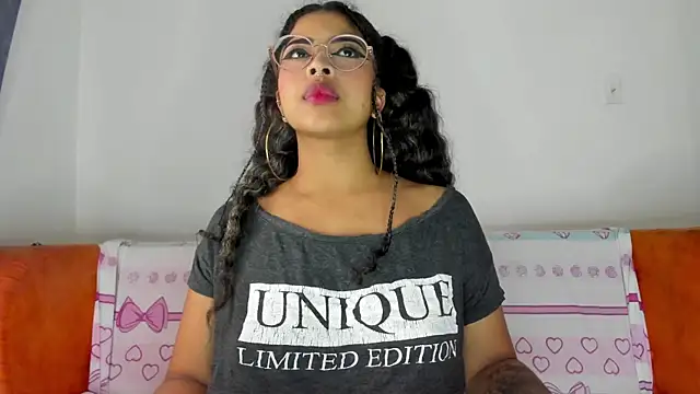 moana taylor online show from 01/18/25, 12:36