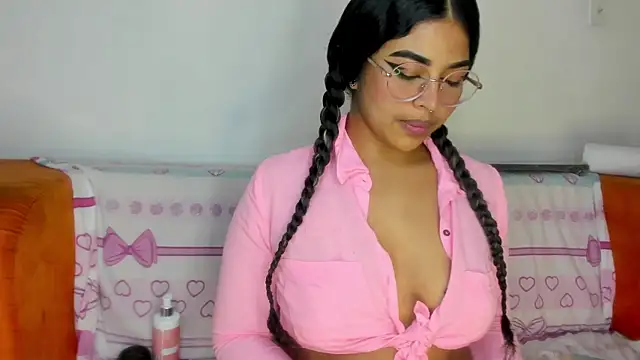 moana taylor online show from 01/30/25, 06:43