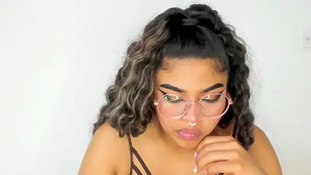 moana taylor online show from 02/17/25, 10:29