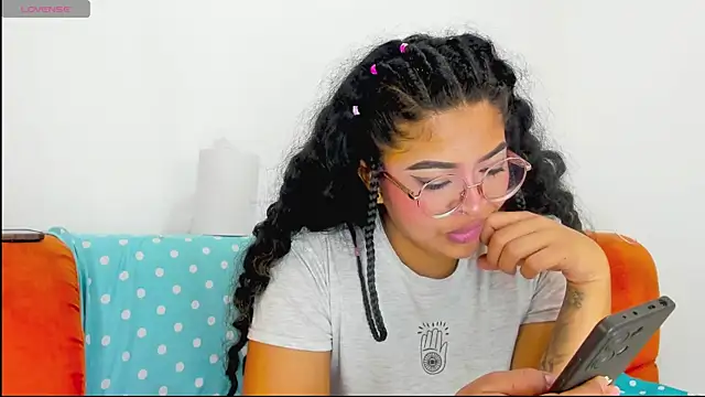 moana taylor online show from 04/07/26, 12:38