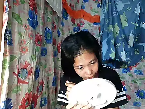 Snapshot of PinaySkinnyGirl chatting on 01/12/26, 09:31 PinaySkinnyGirl online show from 01/12/26, 09:31