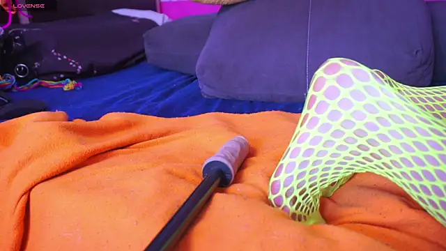 Snapshot of sweetfoxed chatting on 12/03/25, 04:53 sweetfoxed online show from 12/03/25, 04:53