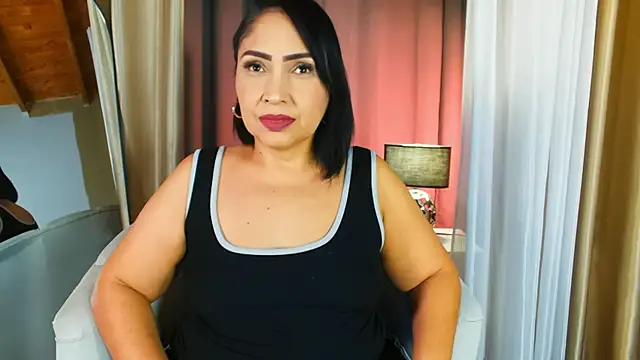 Snapshot of Madissononee chatting on 11/28/25, 12:24 Madissononee online show from 11/28/25, 12:24