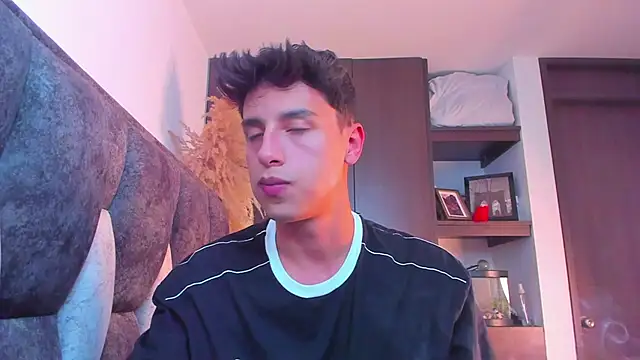 I Gabriel online show from 01/04/25, 01:42