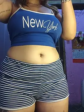 Snapshot of SexyFriends_ chatting on 05/17/26, 01:25 SexyFriends online show from 05/17/26, 01:25