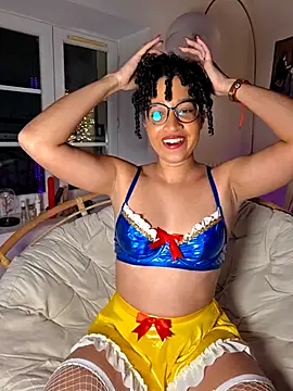 Lauyako online show from 02/13/26, 09:00