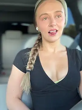 lunagirl13 online show from 10/03/25, 04:48