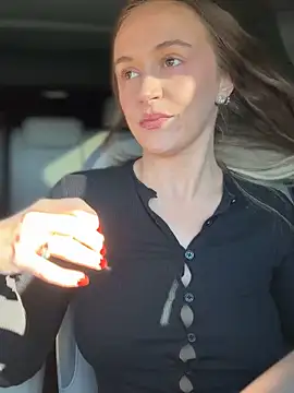 lunagirl13 online show from 10/20/25, 09:59