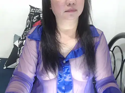 Snapshot of stacie_iris chatting on 11/26/25, 11:44 stacie iris online show from 11/26/25, 11:44