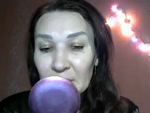 PrettyAndWild online show from 12/13/24, 05:21