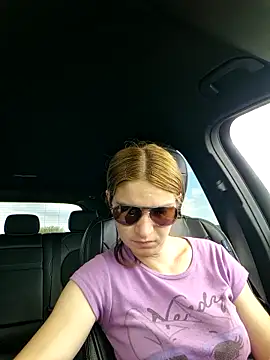 Snapshot of Geile-Luna chatting on 04/17/26, 01:47 Geile-Luna online show from 04/17/26, 01:47