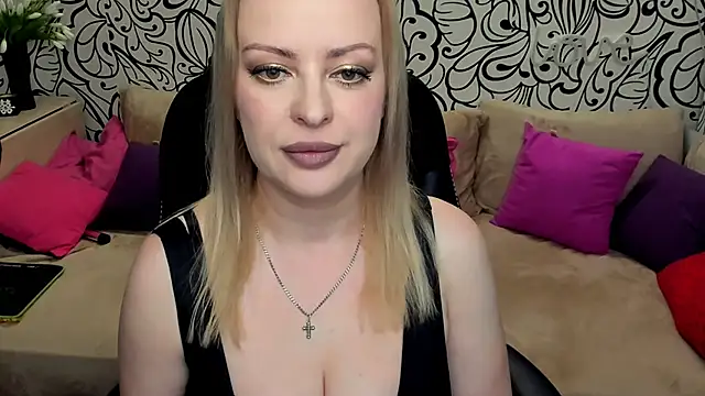 Snapshot of Hotdreamhere chatting on 05/24/26, 03:22 Hotdreamhere online show from 05/24/26, 03:22