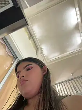 Snapshot of Lia_sexx chatting on 02/25/25, 02:22 Lia sexx online show from 02/25/25, 02:22