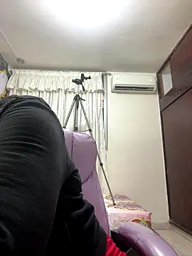 Snapshot of Lia_sexx chatting on 10/08/25, 07:00 Lia sexx online show from 10/08/25, 07:00