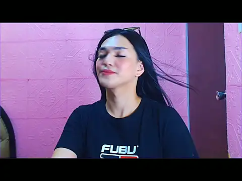 WONDERWOMAN2023 online show from 11/03/25, 05:47