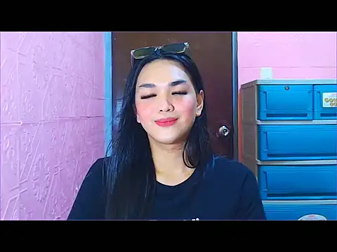 WONDERWOMAN2023 online show from 11/23/25, 07:57