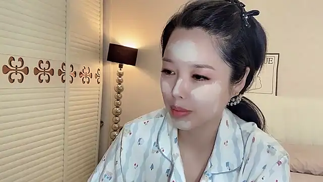 Snapshot of kk_lele chatting on 06/20/26, 04:48 kk lele online show from 06/20/26, 04:48