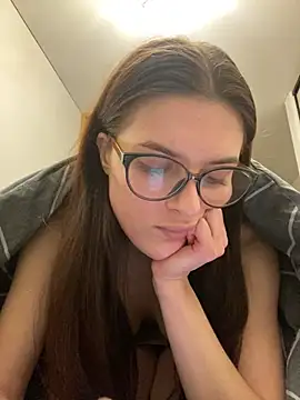 Snapshot of little_belucci chatting on 01/26/25, 05:34 little belucci online show from 01/26/25, 05:34