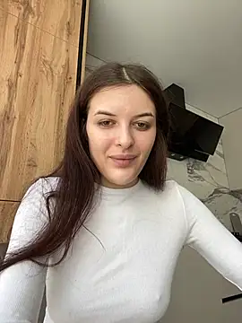 Snapshot of little_belucci chatting on 03/22/25, 09:24 little belucci online show from 03/22/25, 09:24