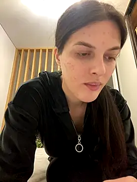 Snapshot of little_belucci chatting on 10/24/25, 02:13 little belucci online show from 10/24/25, 02:13