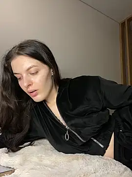 Snapshot of little_belucci chatting on 11/21/25, 12:59 little belucci online show from 11/21/25, 12:59