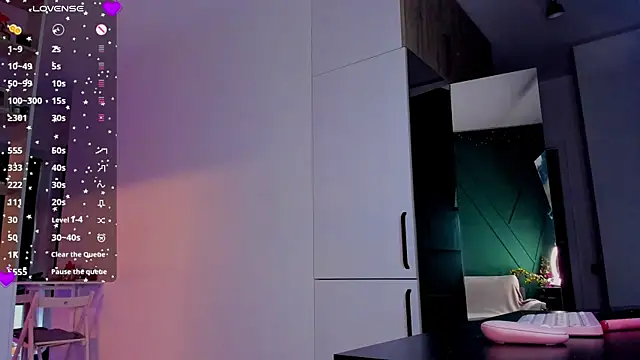 Snapshot of _alleyesonme_ chatting on 12/06/24, 09:10  alleyesonme  online show from 12/06/24, 09:10