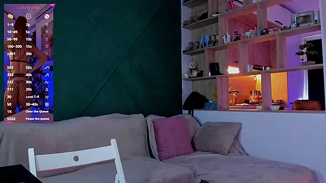 Snapshot of _alleyesonme_ chatting on 12/14/24, 11:07  alleyesonme  online show from 12/14/24, 11:07