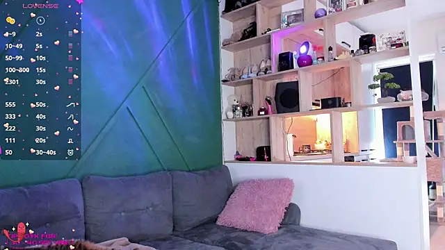 Snapshot of _alleyesonme_ chatting on 03/13/25, 12:02  alleyesonme  online show from 03/13/25, 12:02