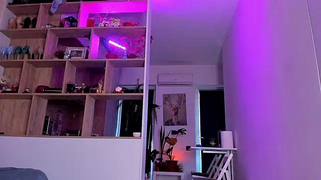 Snapshot of _alleyesonme_ chatting on 09/23/25, 02:53  alleyesonme  online show from 09/23/25, 02:53