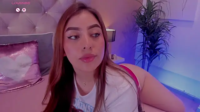 MaddyyLennon online show from 02/18/25, 05:21