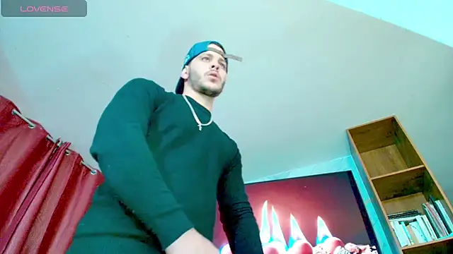 hottstuffx69 online show from 03/25/26, 04:29