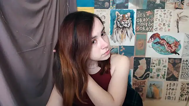 Snapshot of VeryVeryVeryShy_ chatting on 12/17/24, 06:35 VeryVeryVeryShy online show from 12/17/24, 06:35